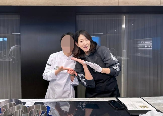 Không thể tin nổi đây là Park Shin Hye sau khi sinh con chỉ 15 ngày- Ảnh 1.