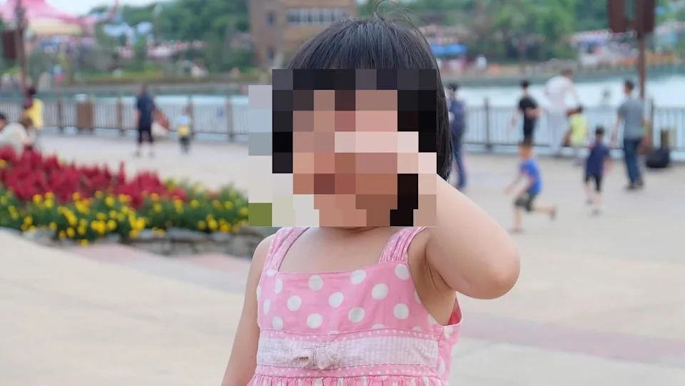 Bé gái 4 tuổi thường xuyên kêu đau chân, gia đình tưởng đau tăng trưởng, đi khám mới biết bé mắc "loại ung thư nguy hiểm nhất ở trẻ em" - Ảnh 1.