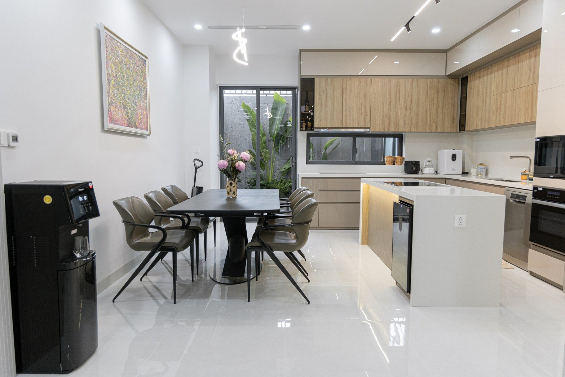 Ca sĩ SN 1990 bỏ phố về qu&ecirc;: Rời chung cư cao tầng để ở biệt thự mặt đất, nằm gần biển Nha Trang - Ảnh 12.