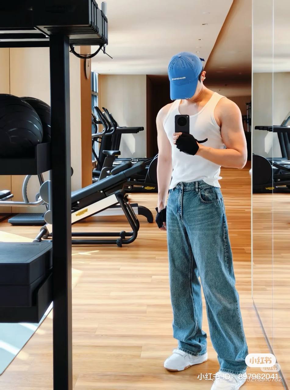 Tỉnh Bách Nhiên mặc áo chưa đến 200k nhưng làm loạn cả MXH- Ảnh 7.