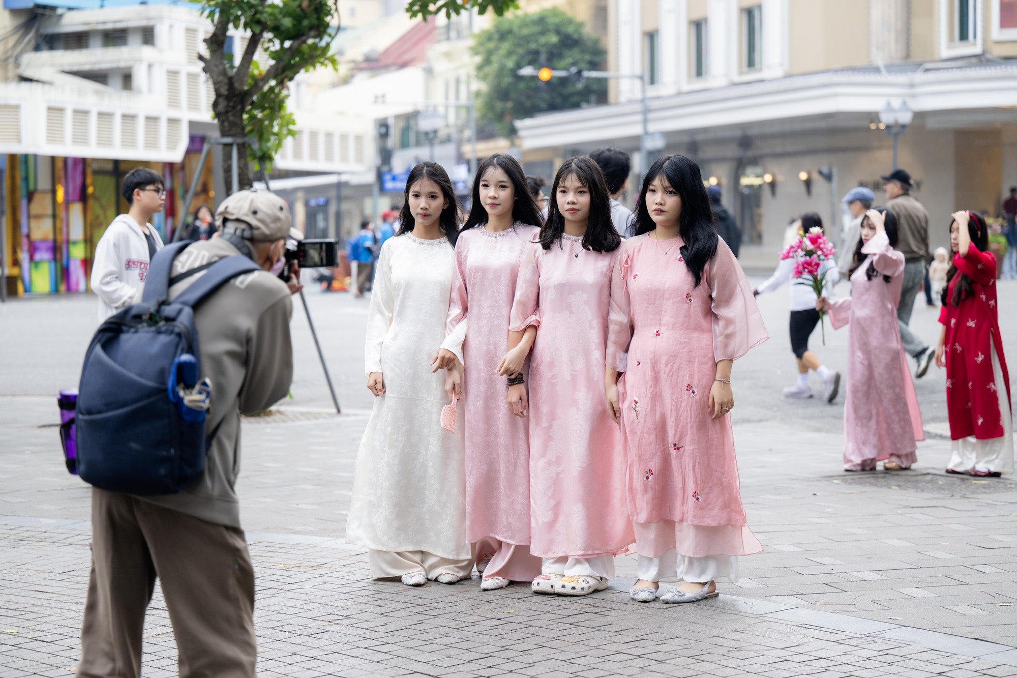 Tết đuổi sát nút, cả nàng thơ và thợ ảnh cùng chạy đua- Ảnh 6. Tết đuổi sát nút, cả nàng thơ và thợ ảnh cùng chạy đua- Ảnh 6.