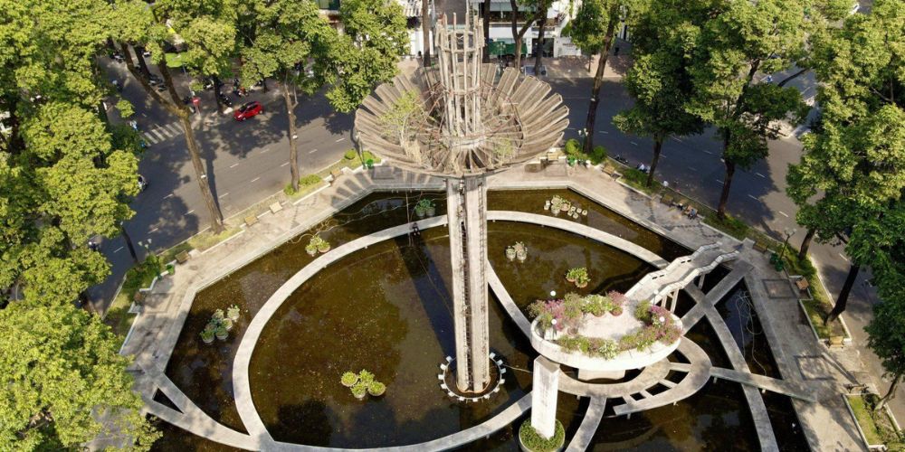 Cảnh tượng ngay l&uacute;c n&agrave;y tại c&ocirc;ng trường gần 60 năm giữa l&ograve;ng TP.HCM: Nhiều người kh&ocirc;ng tin v&agrave;o mắt m&igrave;nh- Ảnh 1.