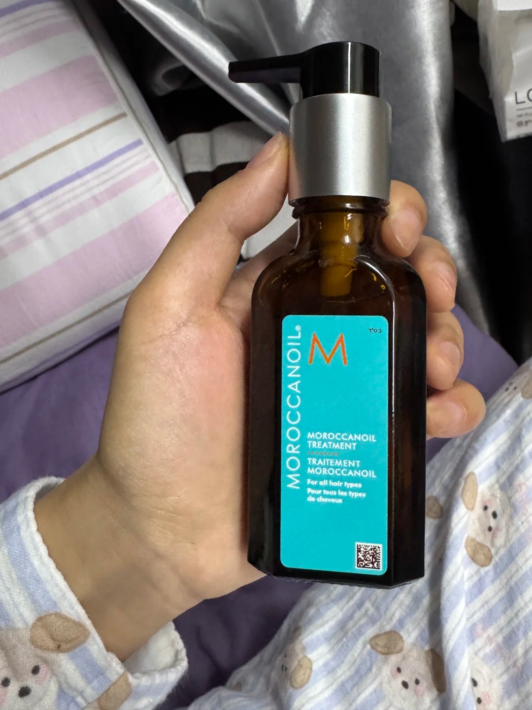 Đừng để tiền l&agrave;m t&oacute;c "tr&ocirc;i s&ocirc;ng": 5 c&aacute;ch giữ t&oacute;c đẹp như mới ra salon- Ảnh 7.