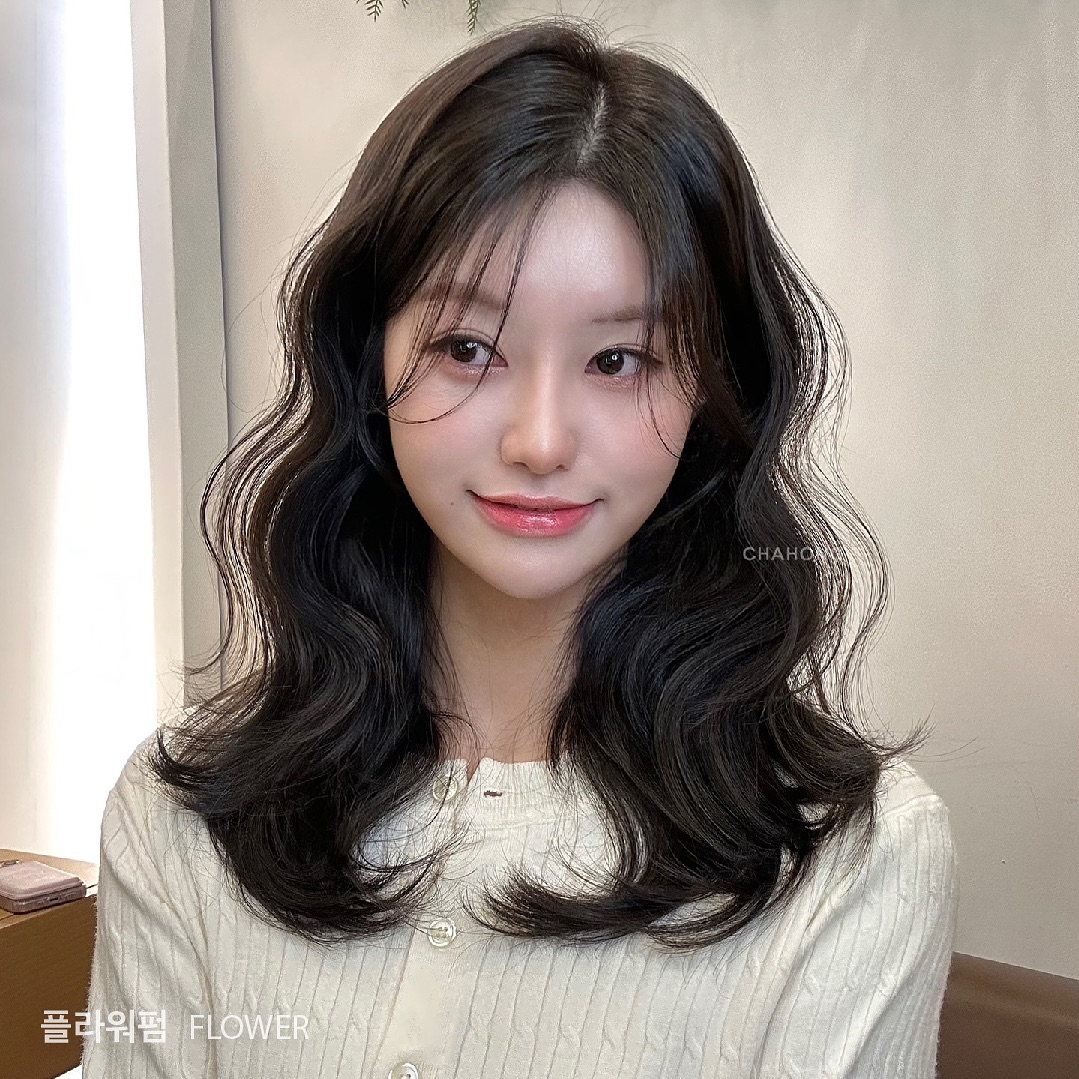 Tết không uốn tóc thì quá phí: 5 kiểu tóc xoăn sang chảnh, thu gọn gương mặt cực Tết không uốn tóc thì quá phí: 5 kiểu tóc xoăn sang chảnh, thu gọn gương mặt cực