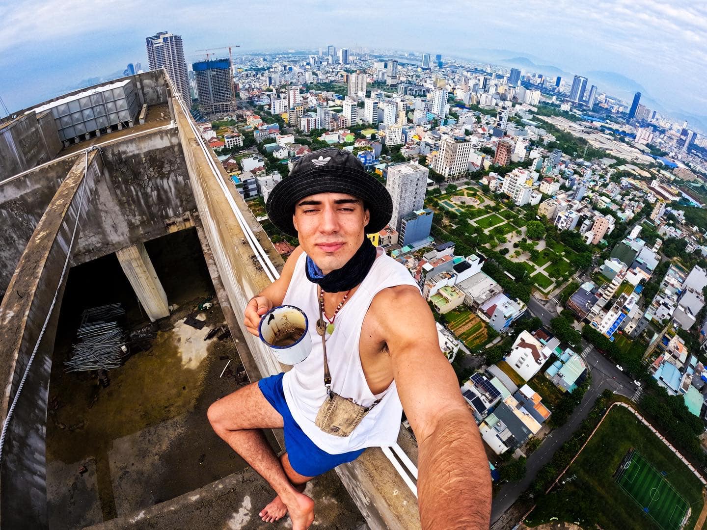 Cầm 200k rồi chạy biến đi mất, hành động quay lại của đứa trẻ vùng cao khiến khách Tây phải nể phục- Ảnh 6. Cầm 200k rồi chạy biến đi mất, hành động quay lại của đứa trẻ vùng cao khiến khách Tây phải nể phục- Ảnh 6.