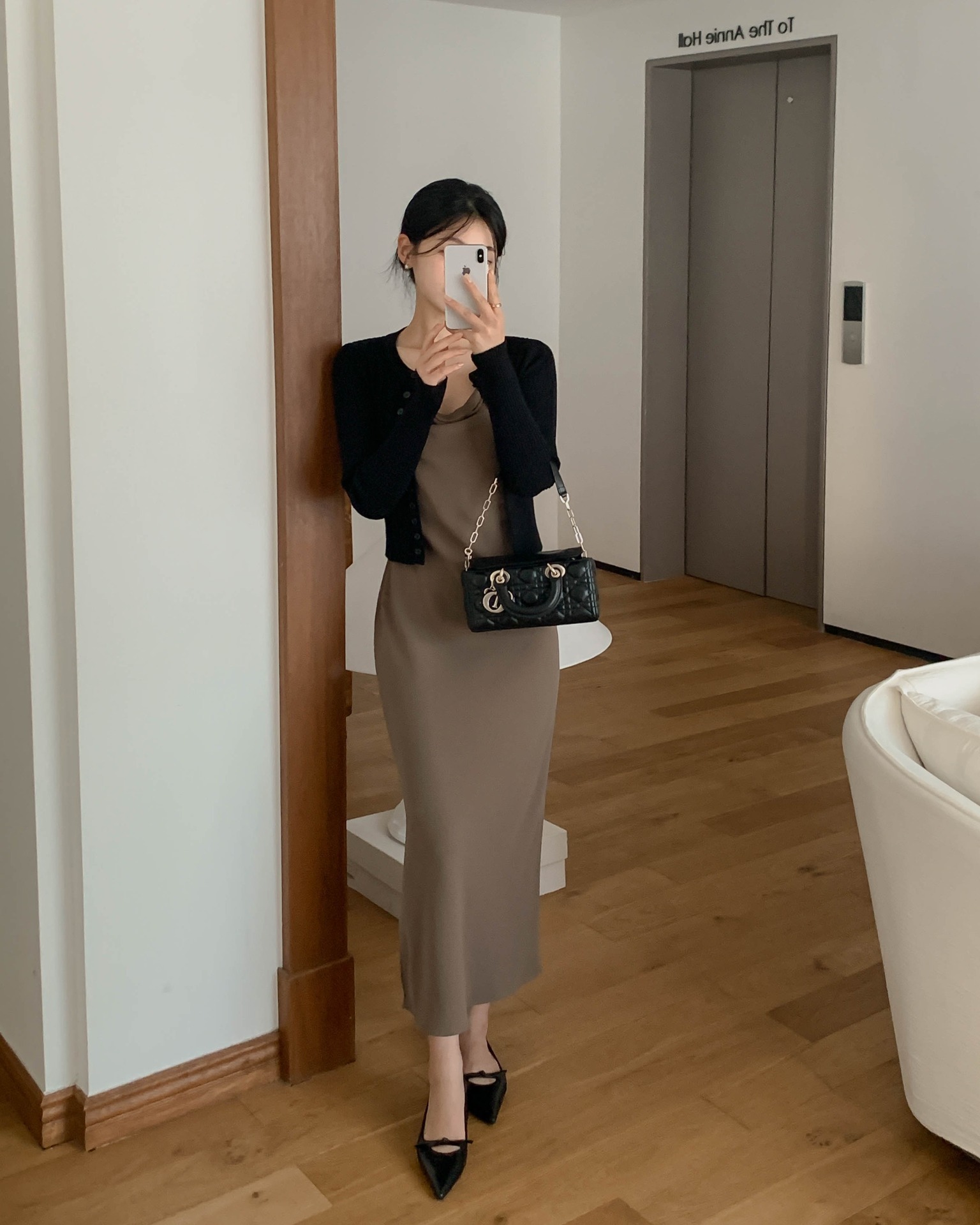 Thời tiết này là phải mặc áo cardigan với 5 cách mix sành điệu mọi hoàn cảnh- Ảnh 5. Thời tiết này là phải mặc áo cardigan với 5 cách mix sành điệu mọi hoàn cảnh- Ảnh 5.