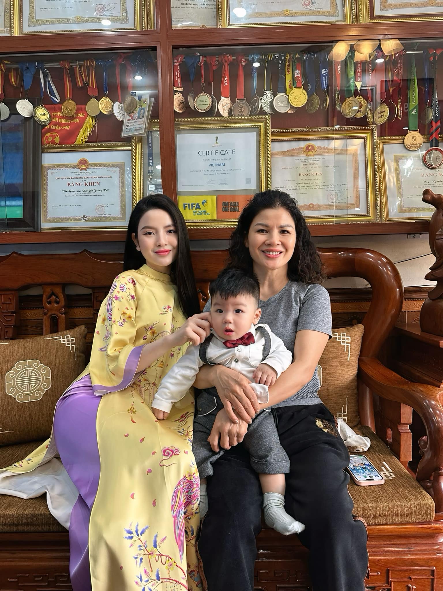 Chu Thanh Huyền - vợ Quang Hải g&acirc;y tranh c&atilde;i với quan điểm &ldquo;lấy chồng phải theo chồng&rdquo; dịp Tết- Ảnh 2.