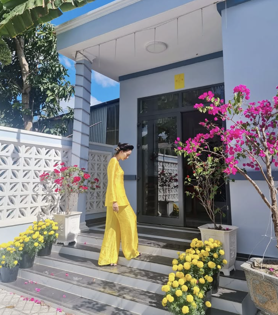 Ngo&agrave;i &aacute;o d&agrave;i, một trend đồ Tết chuẩn ph&uacute; b&agrave; khiến phụ nữ tuổi 35+ m&ecirc; mệt, được 