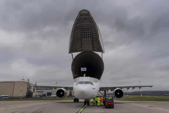 Airbus BelugaST-5: &lsquo;C&aacute; voi trắng&rsquo; của bầu trời ch&iacute;nh thức nghỉ hưu- Ảnh 2.