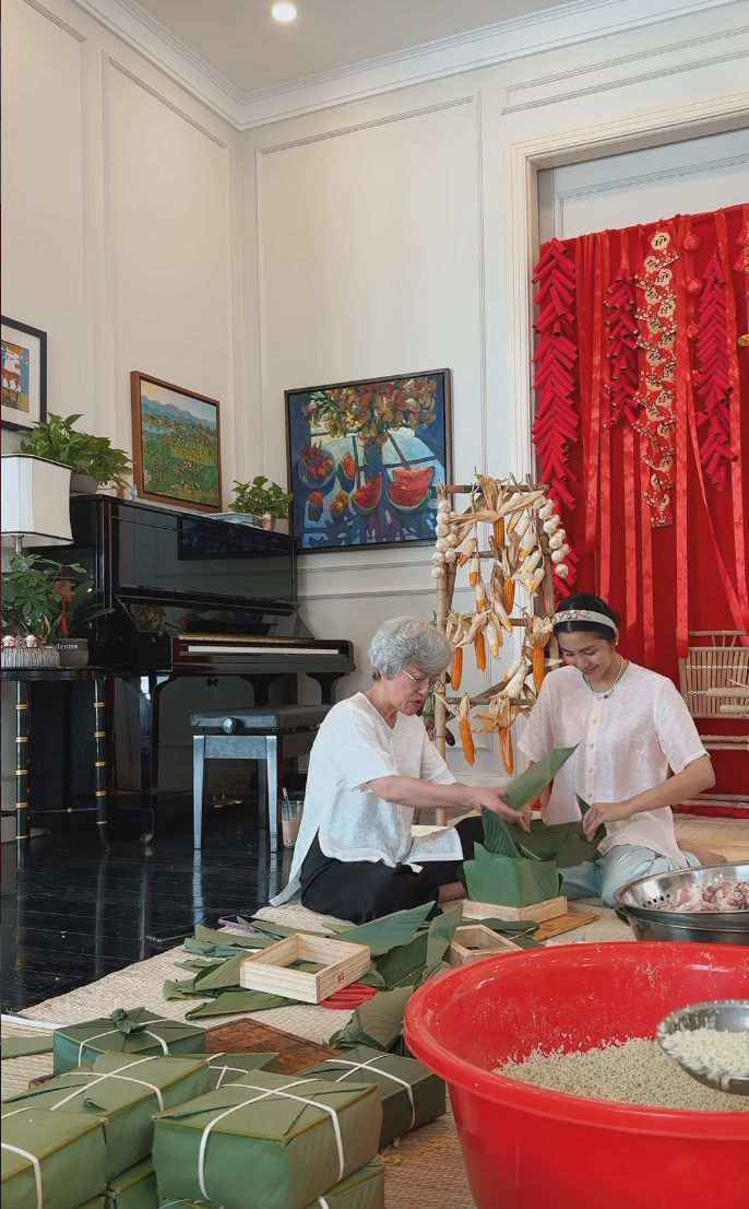 Ngo&agrave;i &aacute;o d&agrave;i, một trend đồ Tết chuẩn ph&uacute; b&agrave; khiến phụ nữ tuổi 35+ m&ecirc; mệt, được 