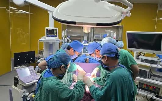 B&aacute;o động đỏ xuy&ecirc;n đ&ecirc;m cứu bệnh nh&acirc;n thai 28 tuần băng huyết nguy kịch- Ảnh 1.