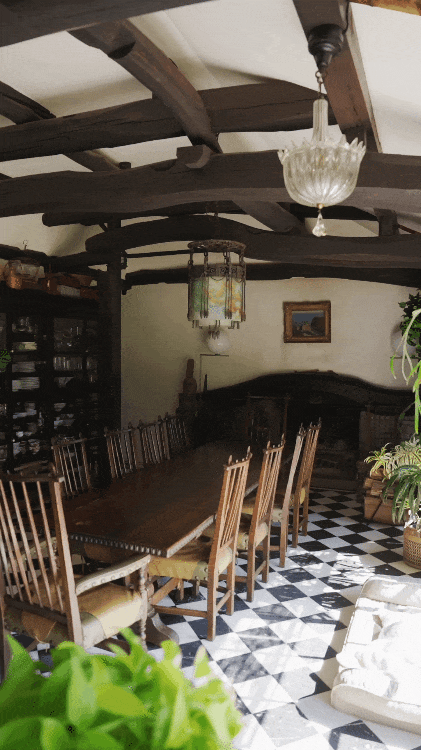 Chuyện t&igrave;nh 25 năm trong căn nh&agrave; gỗ ven biển: Hạnh ph&uacute;c h&oacute;a ra kh&ocirc;ng nằm ở th&agrave;nh tựu, m&agrave; ở chiếc ghế đặt đ&uacute;ng vạt nắng trưa- Ảnh 4.