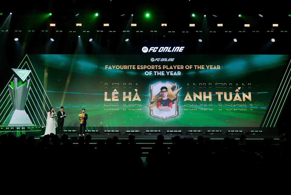 FC Online Year-End Gala 2025: Đêm vinh danh hành trình rực rỡ của game thủ Việt- Ảnh 4. FC Online Year-End Gala 2025: Đêm vinh danh hành trình rực rỡ của game thủ Việt- Ảnh 4.
