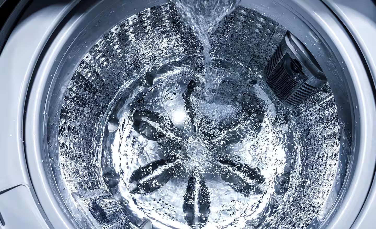 Máy giặt sạch bóng và thơm tho nhờ 2 nguyên liệu có trong nhà- Ảnh 2. Máy giặt sạch bóng và thơm tho nhờ 2 nguyên liệu có trong nhà- Ảnh 2.