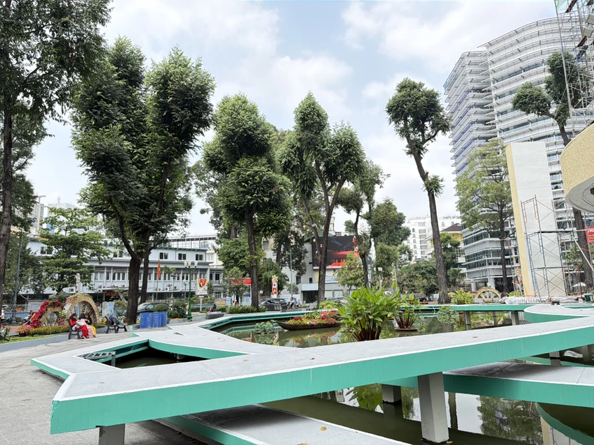 Cảnh tượng ngay l&uacute;c n&agrave;y tại c&ocirc;ng trường gần 60 năm giữa l&ograve;ng TP.HCM: Nhiều người kh&ocirc;ng tin v&agrave;o mắt m&igrave;nh- Ảnh 4.