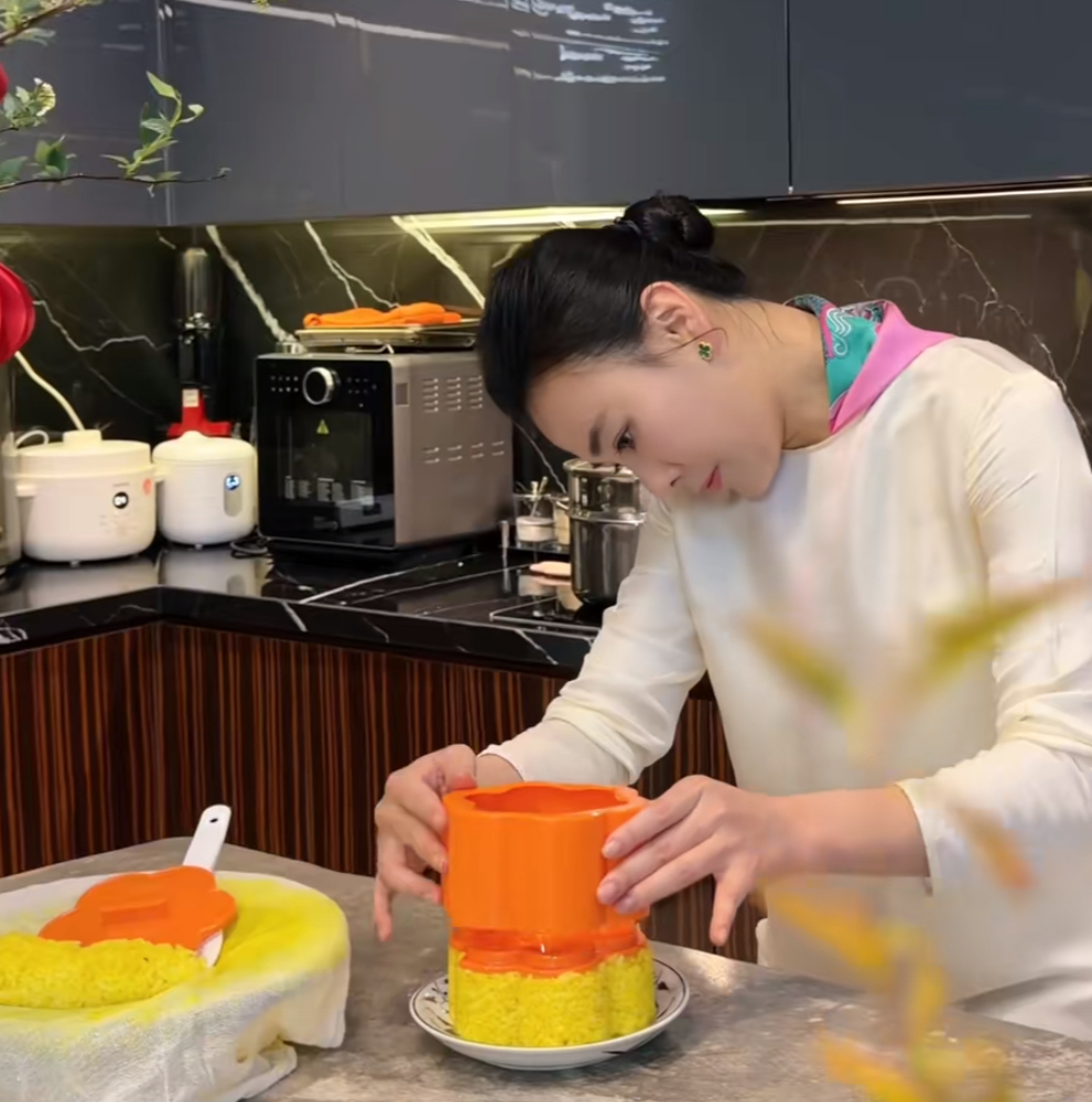 Phương Oanh kh&ocirc;ng c&ograve;n đeo nhẫn cưới- Ảnh 3.