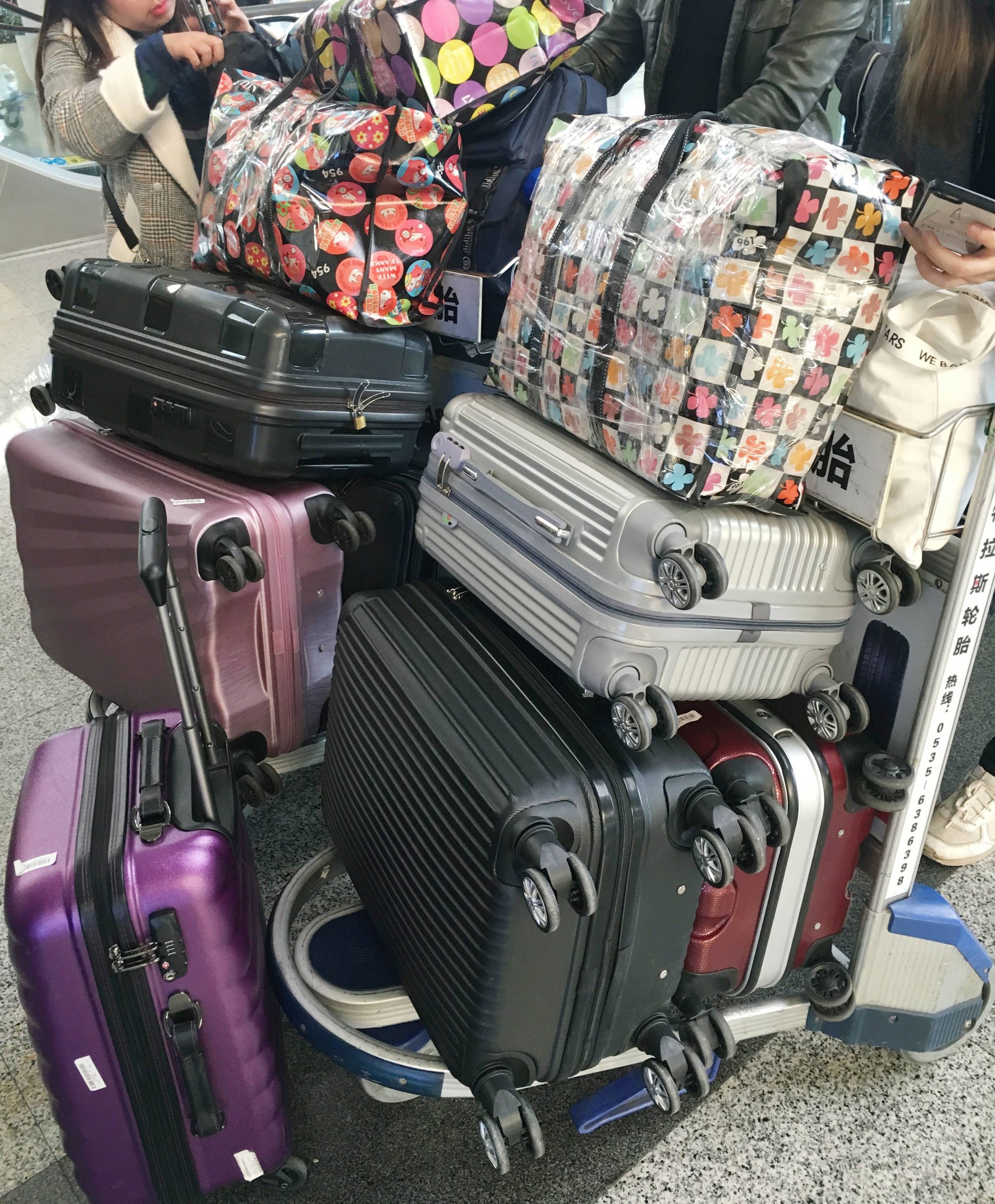 Khách Việt bị giữ lại ở sân bay Trung Quốc, phải mở tung vali để kiểm tra, nguyên nhân từ một vật quen thuộc- Ảnh 4. Khách Việt bị giữ lại ở sân bay Trung Quốc, phải mở tung vali để kiểm tra, nguyên nhân từ một vật quen thuộc- Ảnh 4.