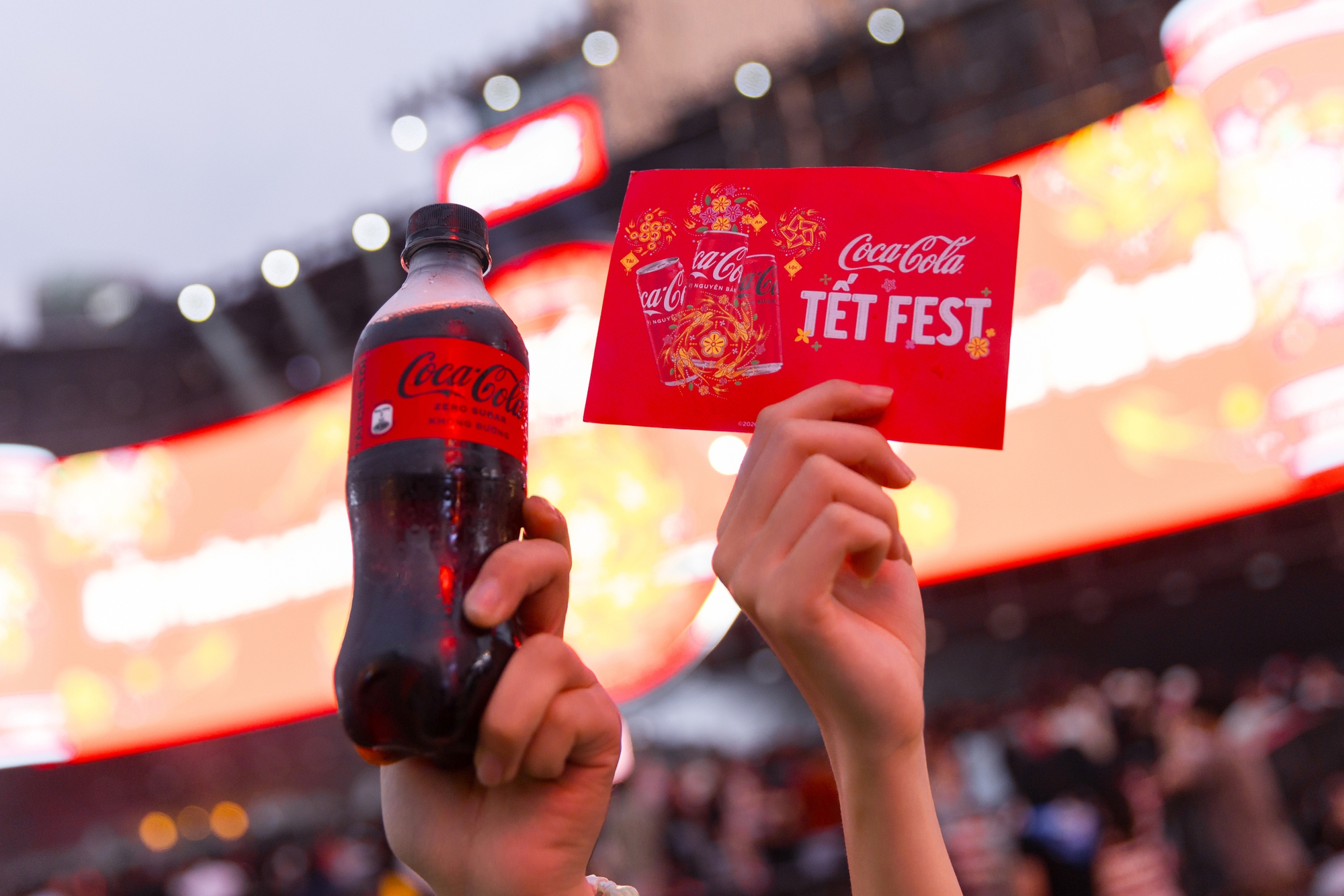 H&agrave;ng ngh&igrave;n bạn trẻ đổ x&ocirc; đi "dệt Tết" giữa S&agrave;i G&ograve;n: Khi truyền thống được Gen Z "dệt" lại bằng trải nghiệm đa gi&aacute;c quan v&agrave; &acirc;m nhạc b&ugrave;ng nổ- Ảnh 2.