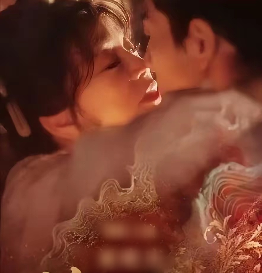 L&agrave;n s&oacute;ng tẩy chay 1 cặp đ&ocirc;i bất ngờ d&acirc;ng cao: Nh&agrave; g&aacute;i hơn nh&agrave; trai 30 tuổi, nh&igrave;n kiểu g&igrave; cũng giống mẹ con- Ảnh 1.