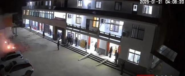 Cả d&ograve;ng họ g&oacute;p tiền x&acirc;y chung cư 15 tầng to nhất l&agrave;ng, 20 gia đ&igrave;nh đều c&oacute; nh&agrave; 200m2, tự tin &ldquo;chung sống ho&agrave; thuận&rdquo;- Ảnh 4.