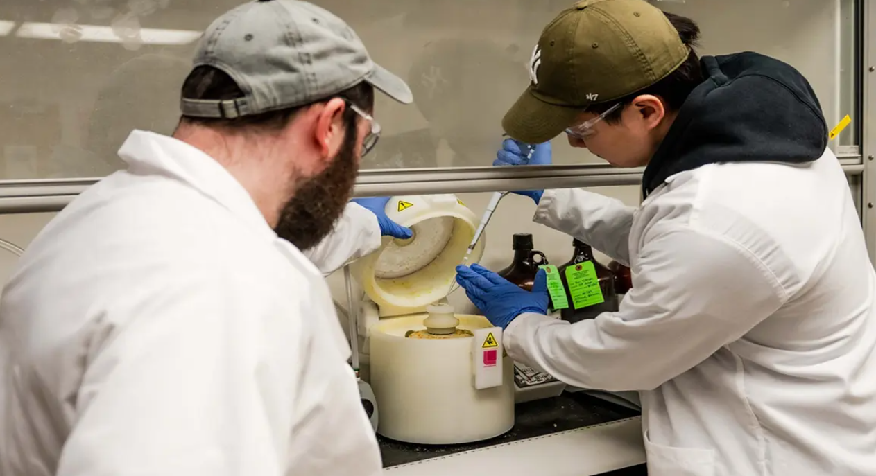 Ph&aacute;t minh loại pin "bắt chước lươn điện", tạo 600 volt chỉ trong chớp mắt- Ảnh 1.