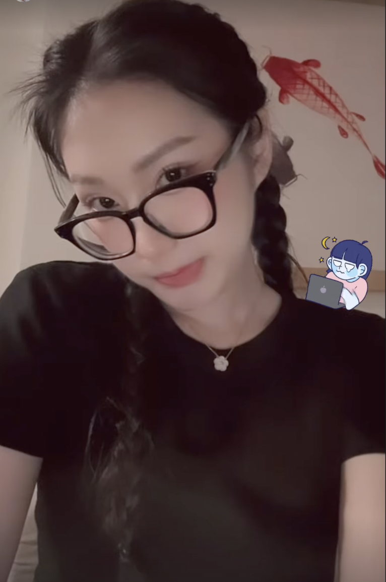 Tiểu thư Do&atilde;n Hải My khoe đi học Thạc sĩ Luật, Văn Hậu  nhiệt t&igrave;nh ủng hộ vợ th&agrave;nh 