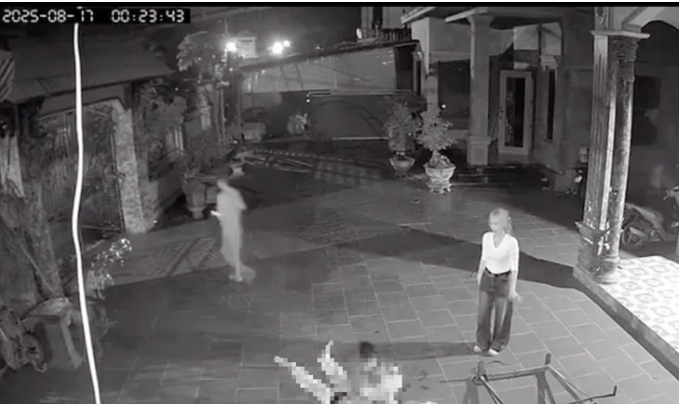 D&ugrave;ng dao đ&acirc;m chồng tử vong g&acirc;y chấn động: M&acirc;u thuẫn từ việc kh&ocirc;ng đưa tiền lương cho vợ- Ảnh 1.