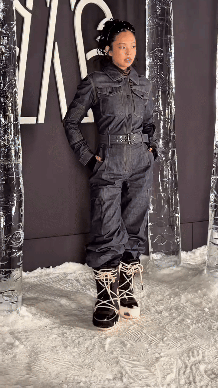 Jennie kín bưng tới sự kiện, netizen phán “lùn thấy cưng”- Ảnh 1. Jennie kín bưng tới sự kiện, netizen phán “lùn thấy cưng”- Ảnh 1.