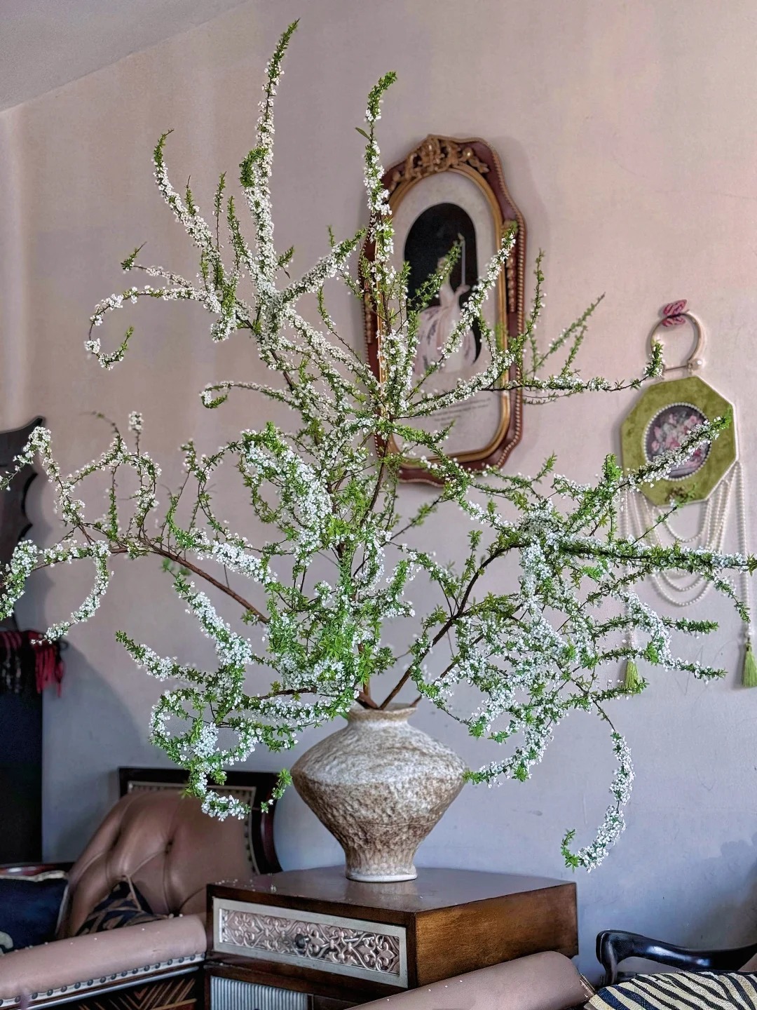 Mẹo giữ hoa tuyết mai tươi r&ograve;ng r&atilde; 2 tuần: Sai lầm "kinh điển" khi thay nước khiến hoa h&eacute;o rũ m&agrave; 90% chị em đang l&agrave;m mỗi ng&agrave;y- Ảnh 4.