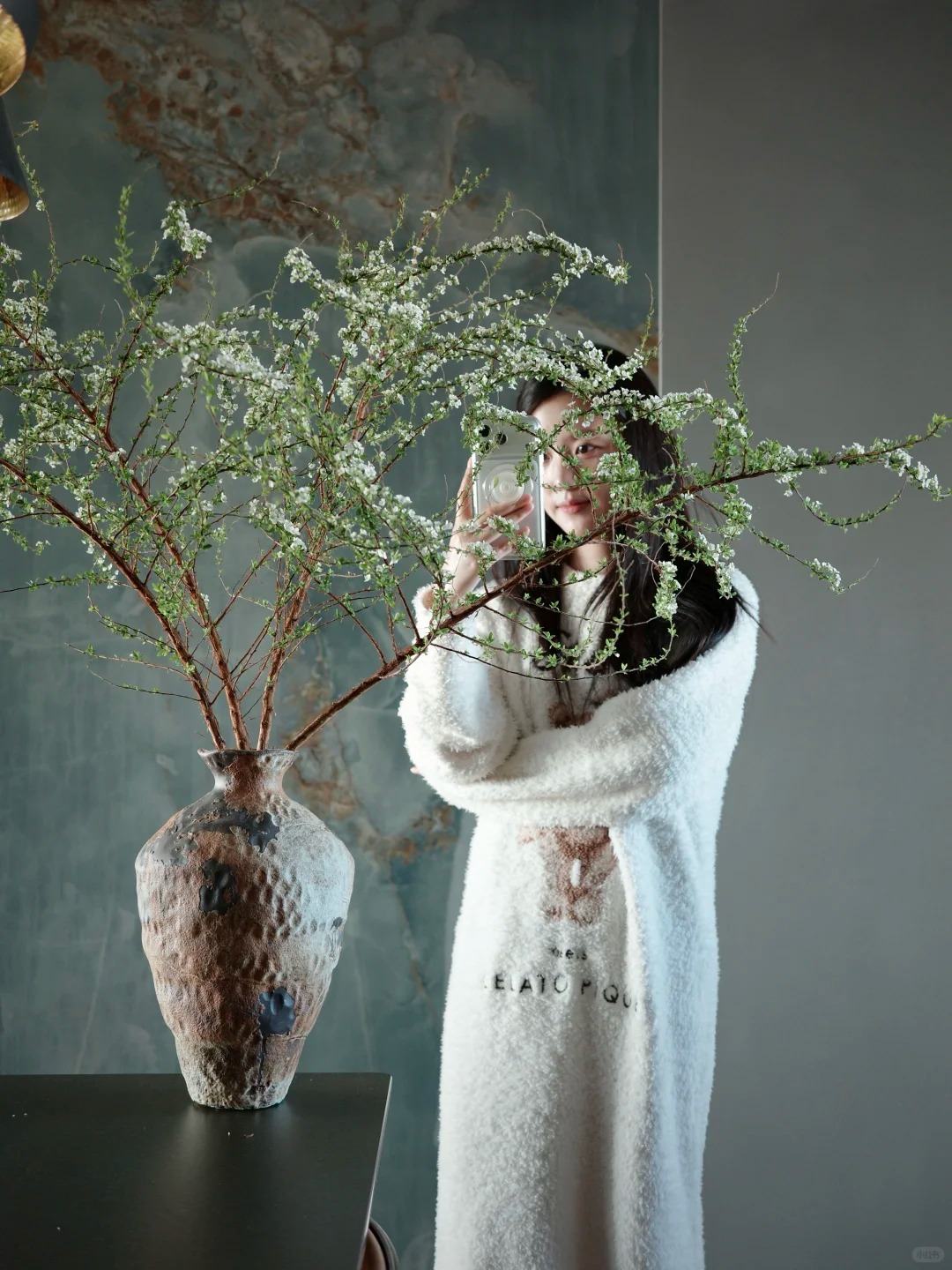 Mẹo giữ hoa tuyết mai tươi r&ograve;ng r&atilde; 2 tuần: Sai lầm "kinh điển" khi thay nước khiến hoa h&eacute;o rũ m&agrave; 90% chị em đang l&agrave;m mỗi ng&agrave;y- Ảnh 3.