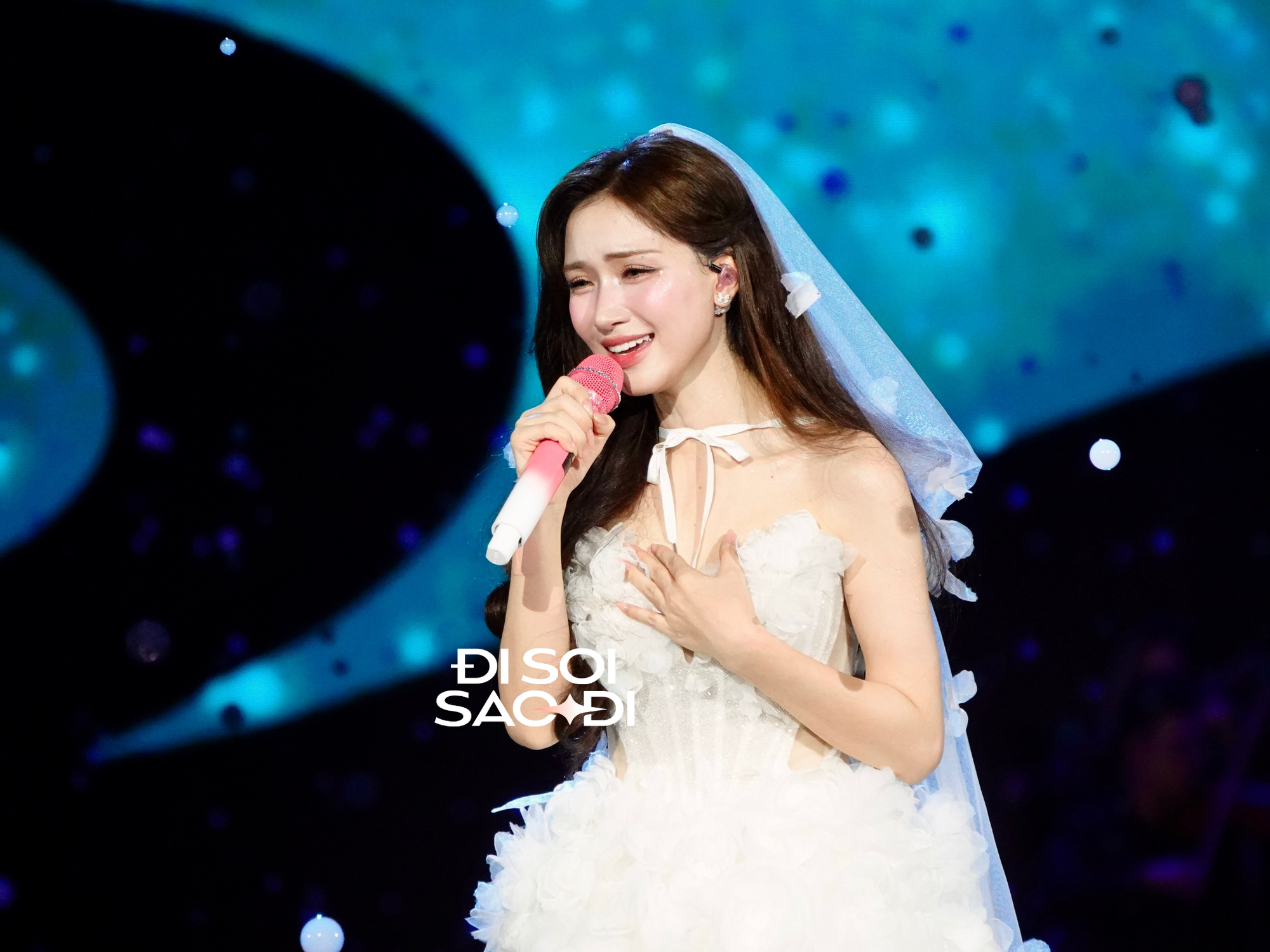 Ho&agrave; Minzy lần đầu l&agrave;m c&ocirc; d&acirc;u- Ảnh 2.