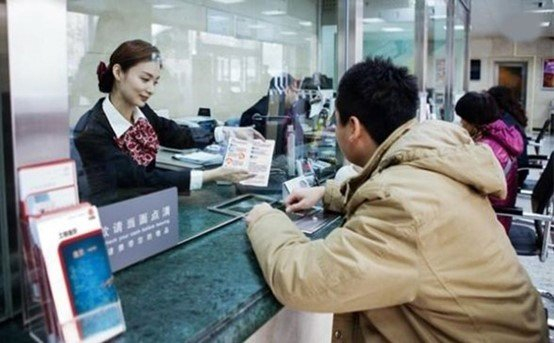 Anh n&ocirc;ng d&acirc;n gửi tiết kiệm 1,1 tỷ đồng nhưng nh&acirc;n vi&ecirc;n khẳng định tiền đ&atilde; r&uacute;t sạch, t&ograve;a tuy&ecirc;n bố: &ldquo;Ng&acirc;n h&agrave;ng phải trả 1,2 tỷ đồng&rdquo;- Ảnh 1.