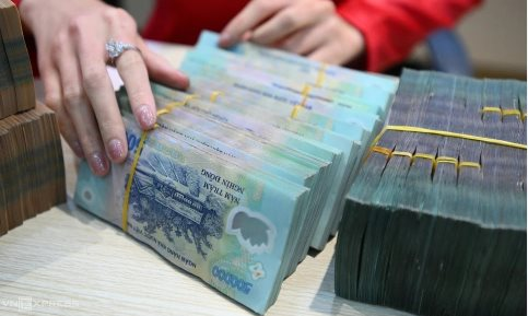 Nhận được 999.555.0000 đồng từ số t&agrave;i khoản lạ, người phụ nữ SN 75 b&agrave;n giao to&agrave;n bộ cho c&ocirc;ng an: Sự thật được h&eacute; lộ bất ngờ- Ảnh 1.