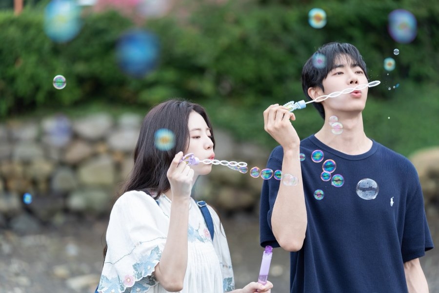 Trời sập cũng phải xem phim H&agrave;n n&agrave;y bằng được: Cặp ch&iacute;nh nhan sắc qu&aacute; đ&atilde;, ti&ecirc;n đồng ngọc nữ gi&aacute; đ&aacute;o nh&acirc;n gian- Ảnh 3.