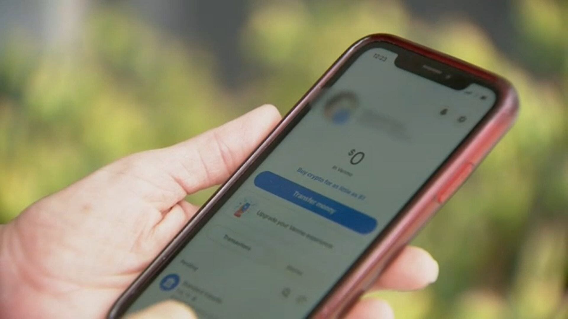 T&agrave;i khoản của một c&ocirc;ng ty nhận 250 triệu đồng từ người đ&agrave;n &ocirc;ng SN 1971, c&ocirc;ng an lập tức v&agrave;o cuộc x&aacute;c minh- Ảnh 1.