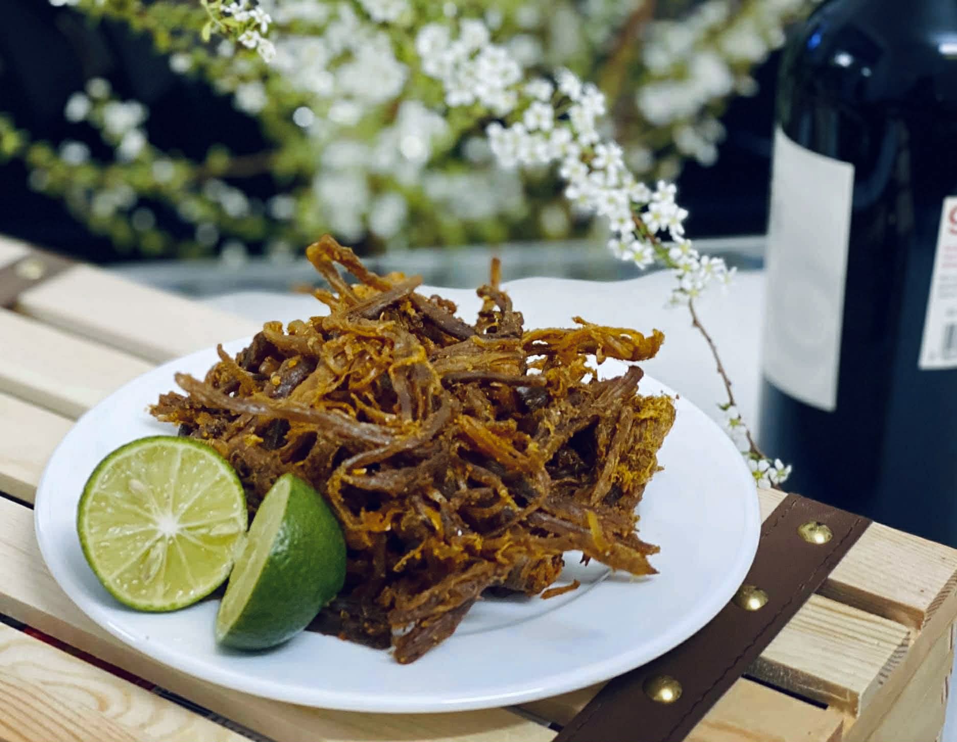 Nếu c&oacute; ai đang b&aacute;n tr&acirc;u/b&ograve; kh&ocirc; 500.000-600.000/kg, xin bạn đừng mua: Nghịch l&yacute; gi&aacute; th&agrave;nh v&agrave; những c&uacute; lừa "vị b&ograve;"- Ảnh 4.