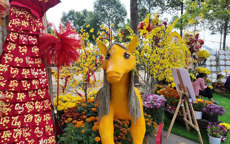 Th&ocirc;ng tin mới nhất về linh vật ngựa "mi cong, t&oacute;c d&agrave;i" ở miền T&acirc;y- Ảnh 1.