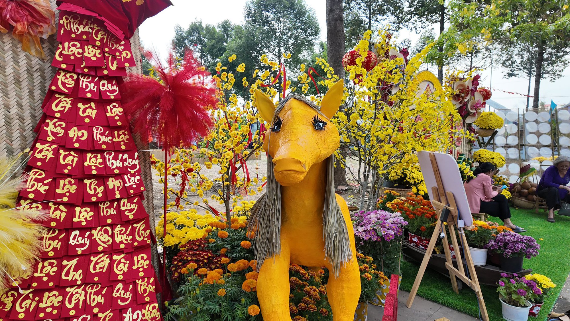 Th&ocirc;ng tin mới nhất về linh vật ngựa "mi cong, t&oacute;c d&agrave;i" ở miền T&acirc;y- Ảnh 2.