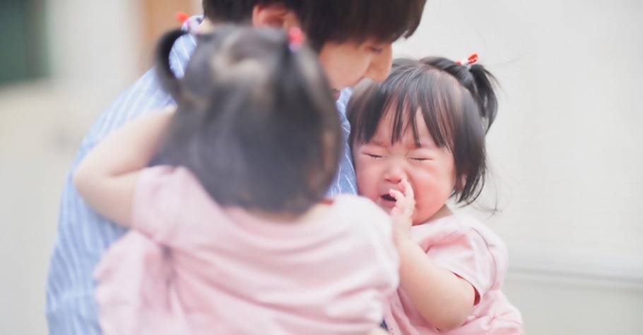 V&igrave; sao trong gia đ&igrave;nh c&oacute; 2 con, con thứ thường được cho l&agrave; th&ocirc;ng minh hơn?- Ảnh 1.