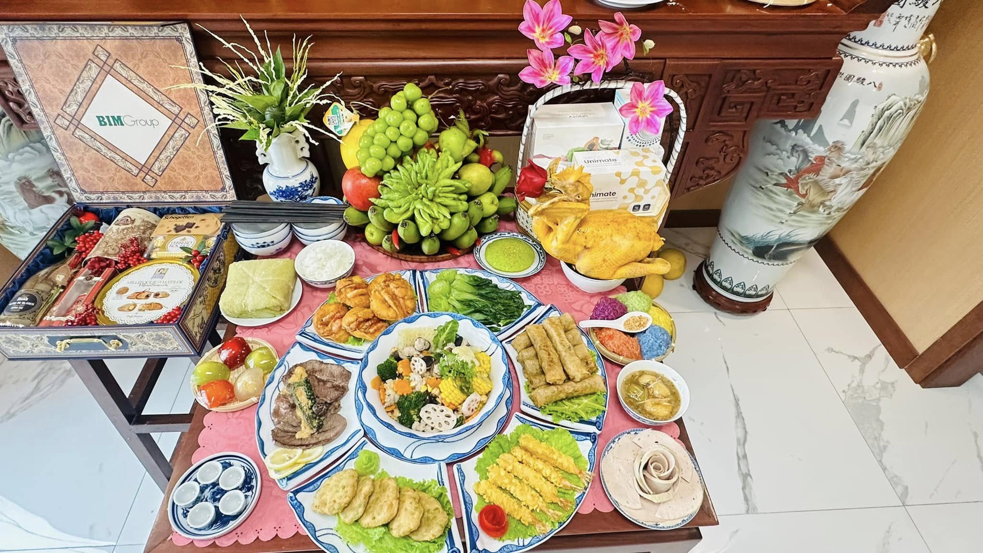 "Đại hội" khoe m&acirc;m c&uacute;ng &ocirc;ng C&ocirc;ng &ocirc;ng T&aacute;o ngập tr&agrave;n MXH: Kh&ocirc;ng chỉ nhiều m&oacute;n ăn may mắn m&agrave; c&ograve;n đẹp đến "n&iacute;n thở"- Ảnh 15.