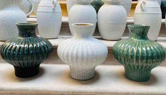 D&atilde; man độ hot của chiếc b&igrave;nh hoa n&agrave;y, c&oacute; người đ&ugrave;a: "Nh&acirc;n phẩm tốt, t&iacute;ch phước 4 đời mới mua được"!- Ảnh 6.