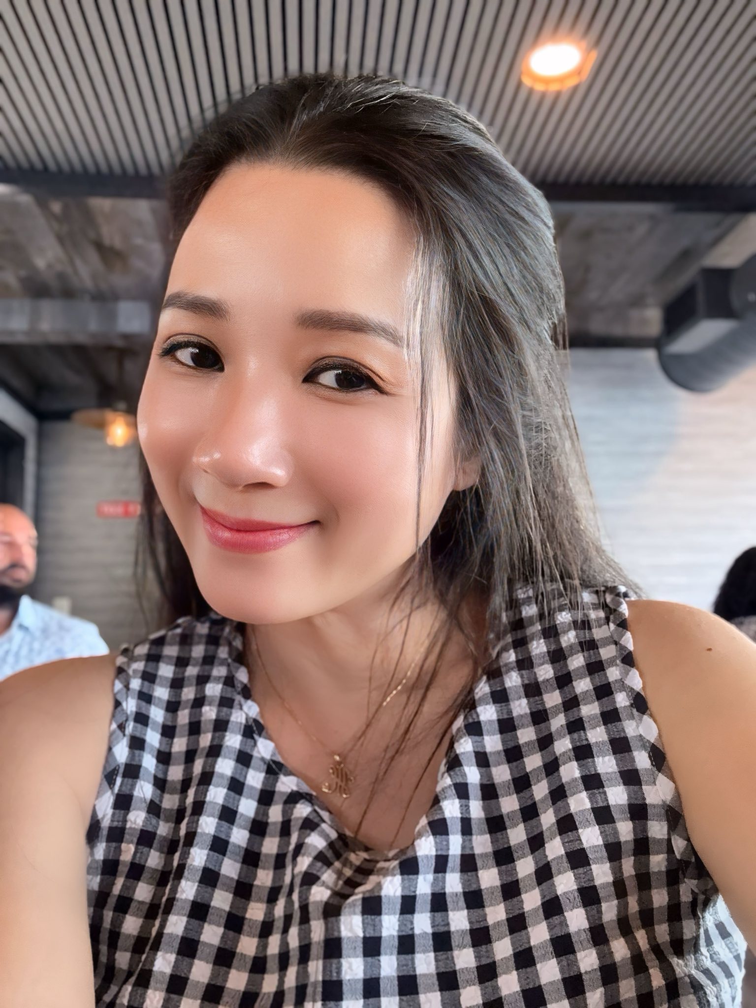 Việt Nam kh&ocirc;ng c&oacute; NSƯT n&agrave;o U60 vẫn trẻ khủng khiếp thế n&agrave;y đ&acirc;u: Đẹp kh&ocirc;ng tỳ vết, bảo sao vẫn c&oacute; người theo đuổi- Ảnh 5.