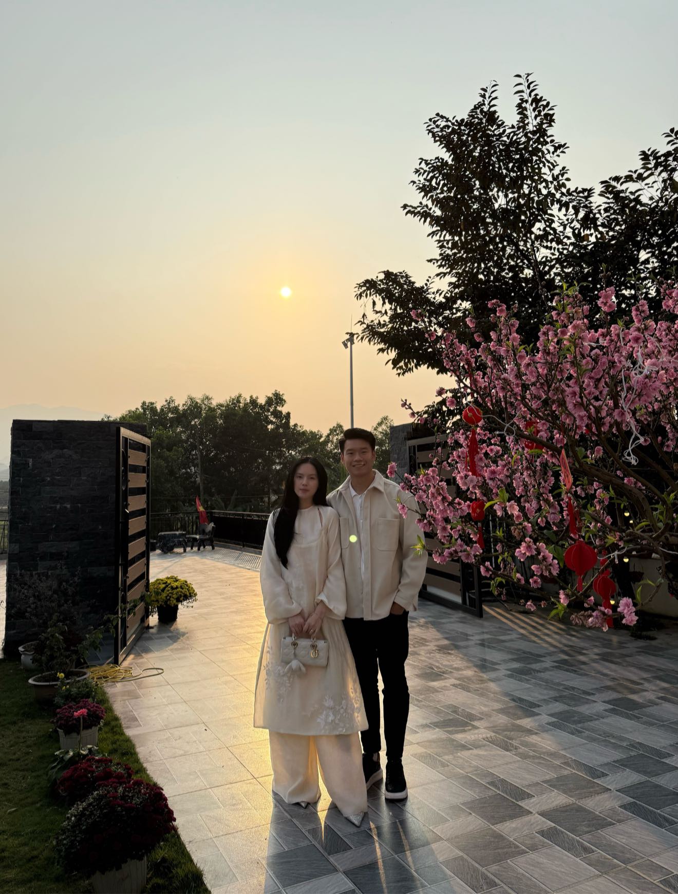 Vợ Th&agrave;nh Chung g&acirc;y sốt với m&acirc;m cỗ c&uacute;ng &ocirc;ng C&ocirc;ng &ocirc;ng T&aacute;o chỉn chu đ&oacute;n Tết đầu ti&ecirc;n trong căn biệt thự mới- Ảnh 3.