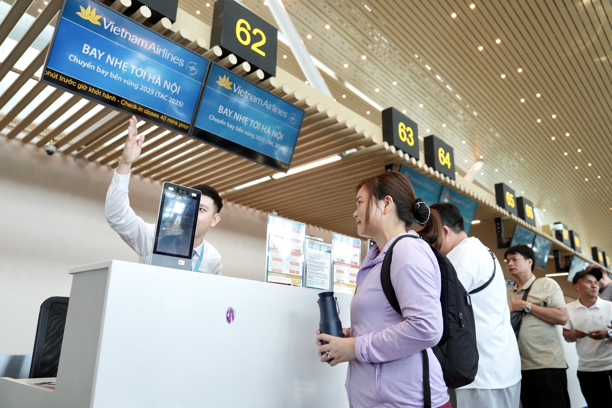 Mới nhất: H&agrave;nh kh&aacute;ch đi m&aacute;y bay bị delay từ 2 tiếng trở l&ecirc;n sẽ được hưởng loạt đặc quyền n&agrave;y- Ảnh 1.