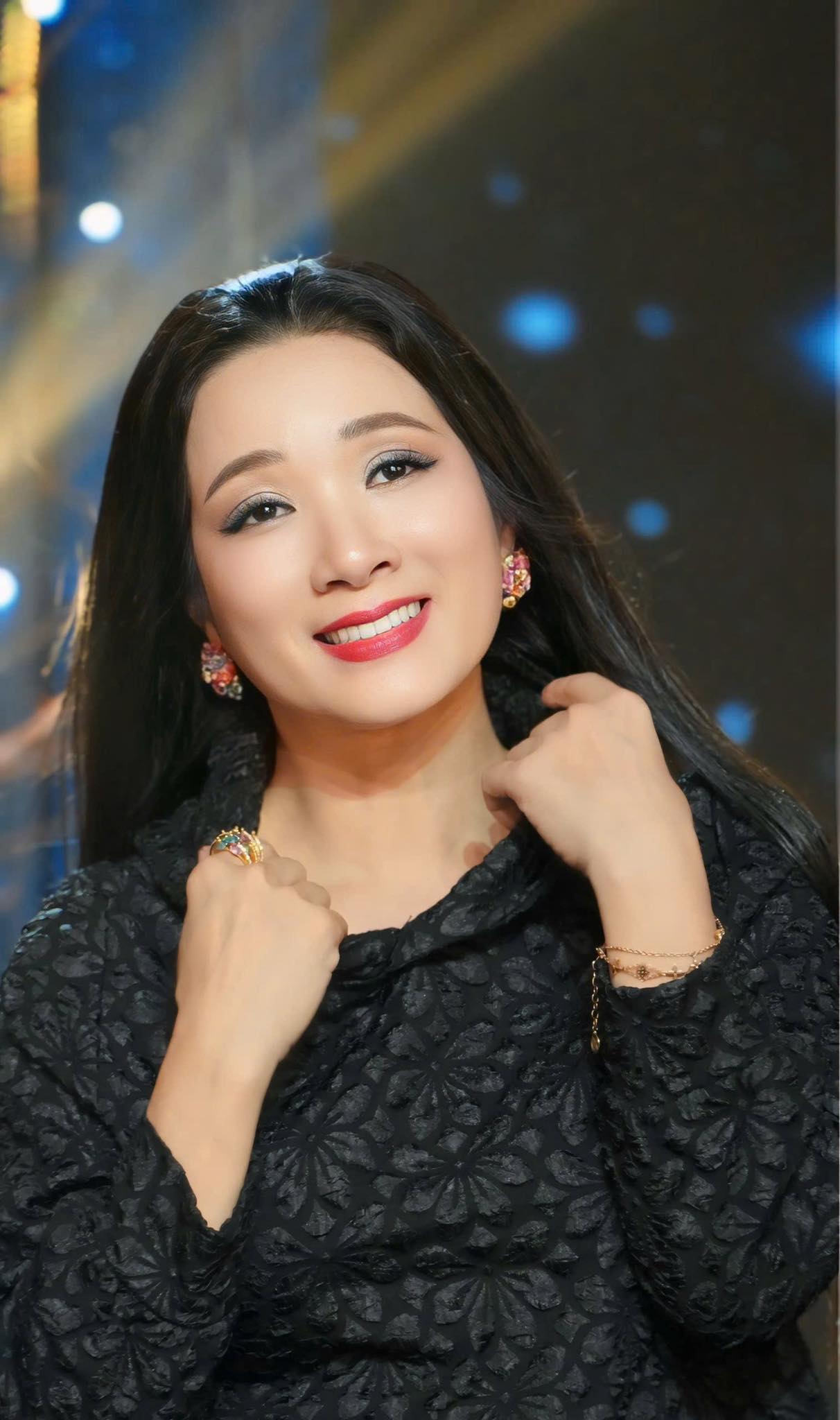 Việt Nam kh&ocirc;ng c&oacute; NSƯT n&agrave;o U60 vẫn trẻ khủng khiếp thế n&agrave;y đ&acirc;u: Đẹp kh&ocirc;ng tỳ vết, bảo sao vẫn c&oacute; người theo đuổi- Ảnh 4.