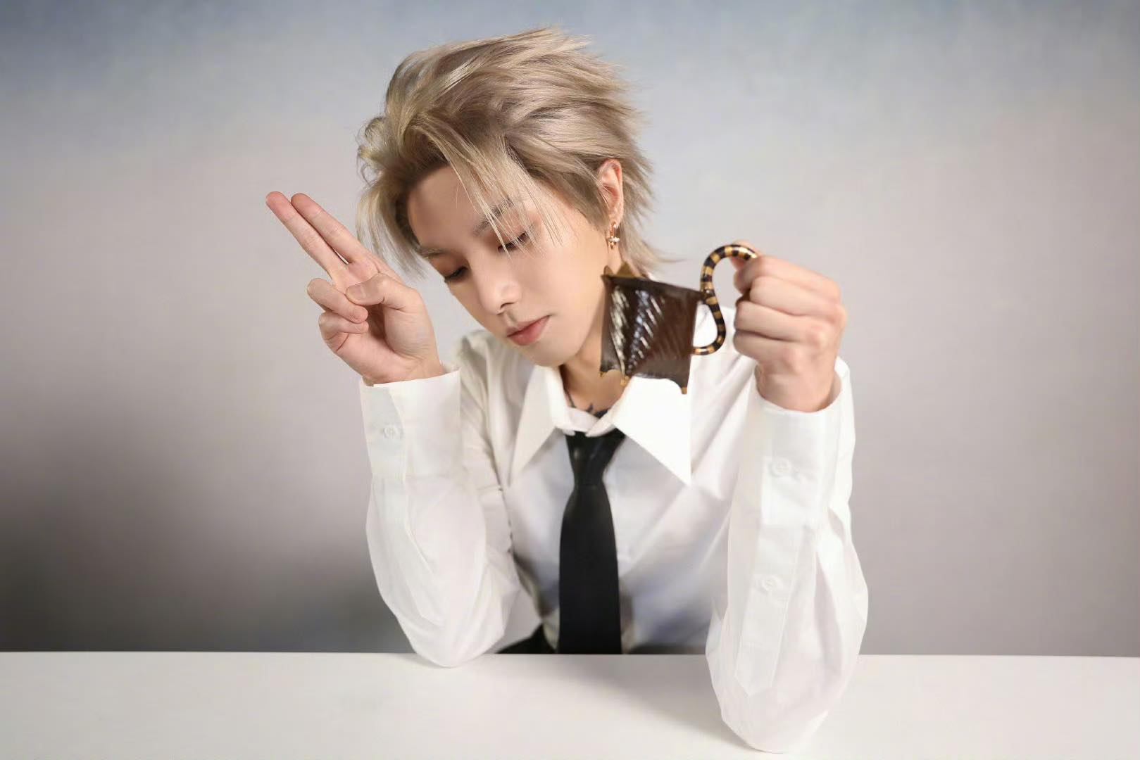 Ca sĩ mua 3 mảnh đất để tổ chức concert,&nbsp;s&acirc;n khấu quốc gia b&aacute;n sạch 100 ngh&igrave;n v&eacute; trong một đ&ecirc;m- Ảnh 5.