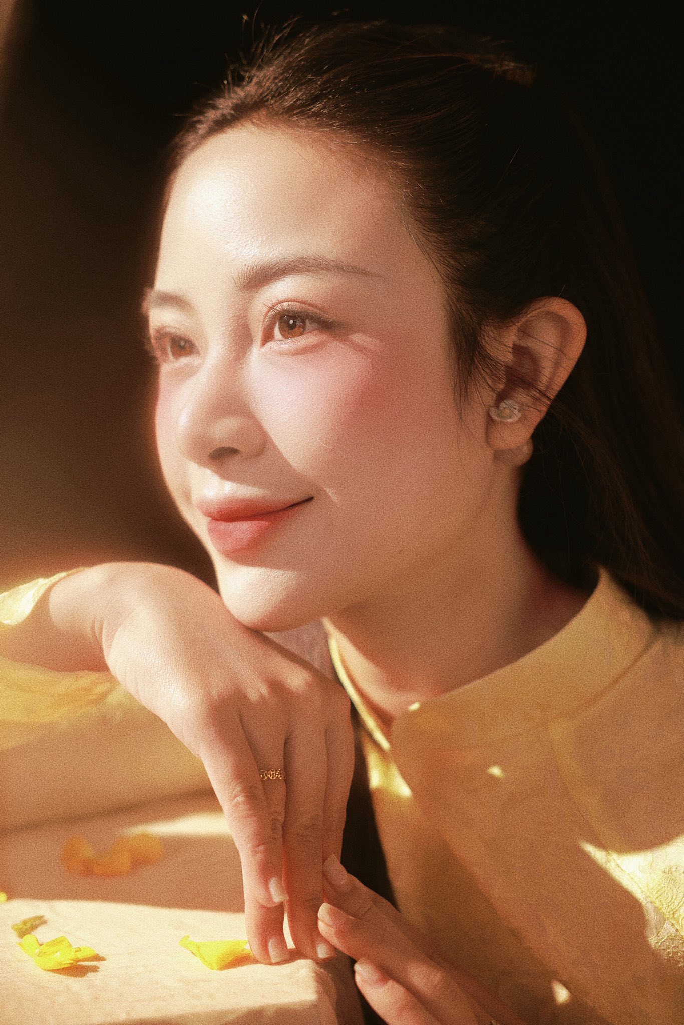 Mỹ nh&acirc;n xứ Nghệ c&oacute; thể &ldquo;đ&aacute;nh bại&rdquo; Do&atilde;n Hải My, so&aacute;n ng&ocirc;i n&agrave;ng WAGs diện &aacute;o d&agrave;i đẹp nhất- Ảnh 5.