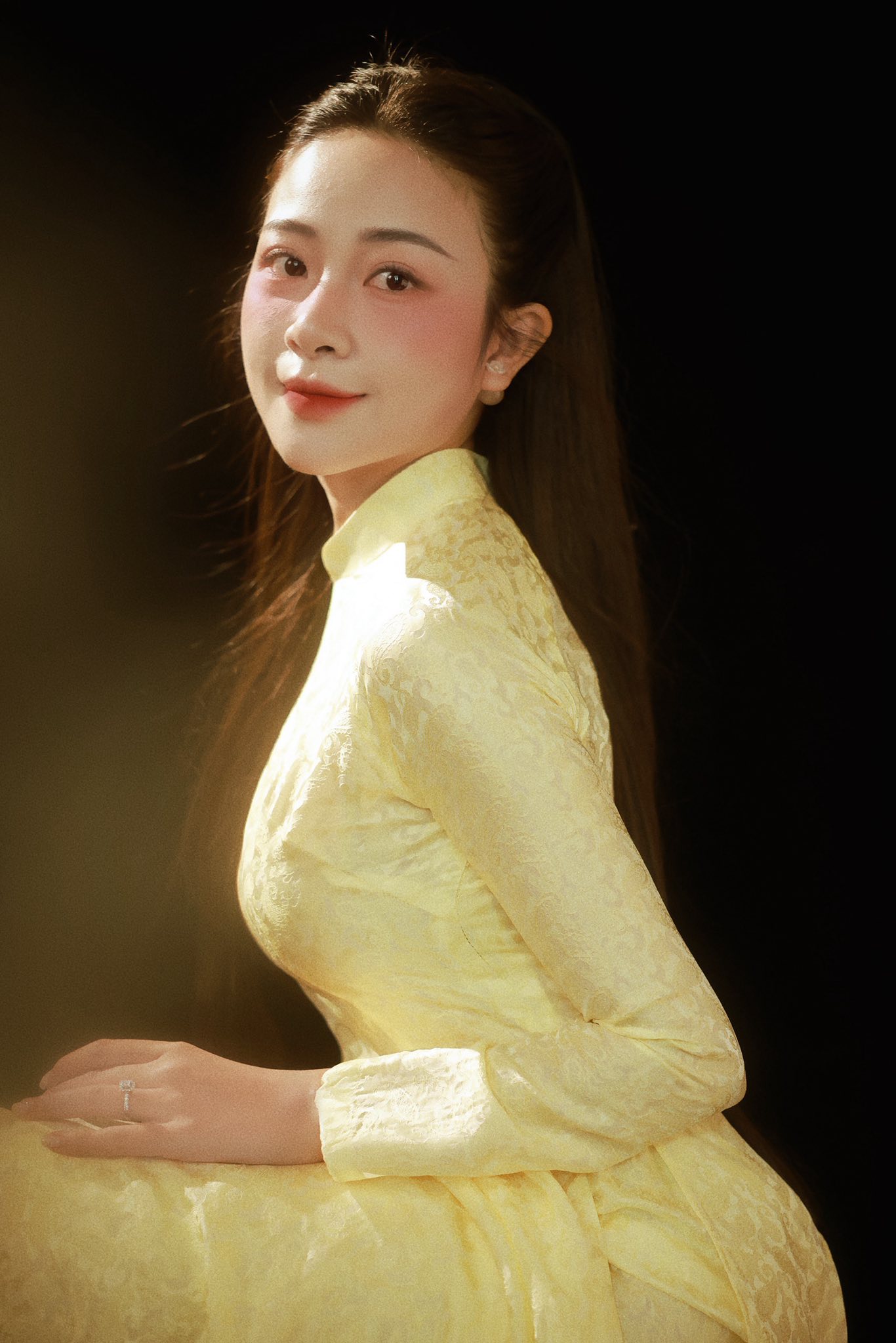 Mỹ nh&acirc;n xứ Nghệ c&oacute; thể &ldquo;đ&aacute;nh bại&rdquo; Do&atilde;n Hải My, so&aacute;n ng&ocirc;i n&agrave;ng WAGs diện &aacute;o d&agrave;i đẹp nhất- Ảnh 4.