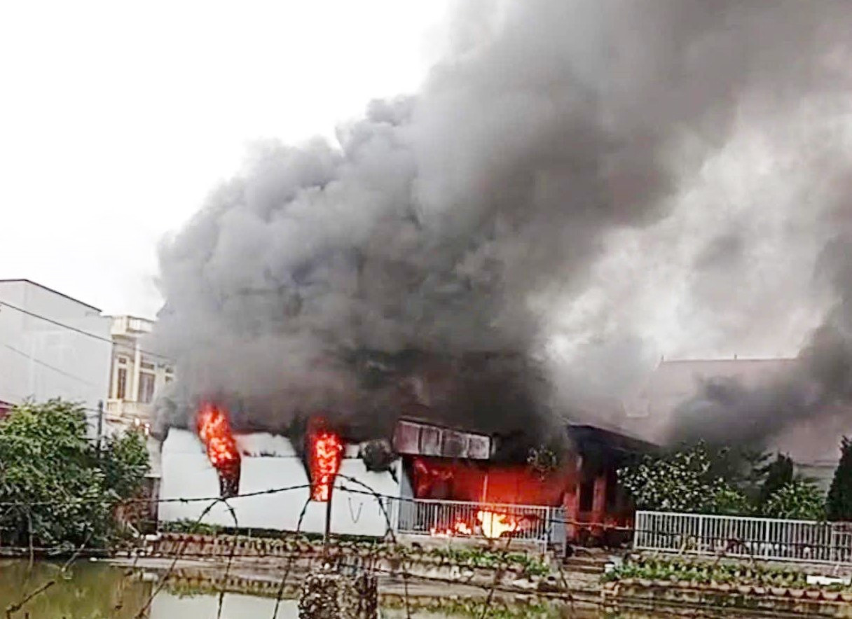 Ch&aacute;y dữ dội nh&agrave; t&igrave;nh thương nu&ocirc;i trẻ khuyết tật- Ảnh 1.