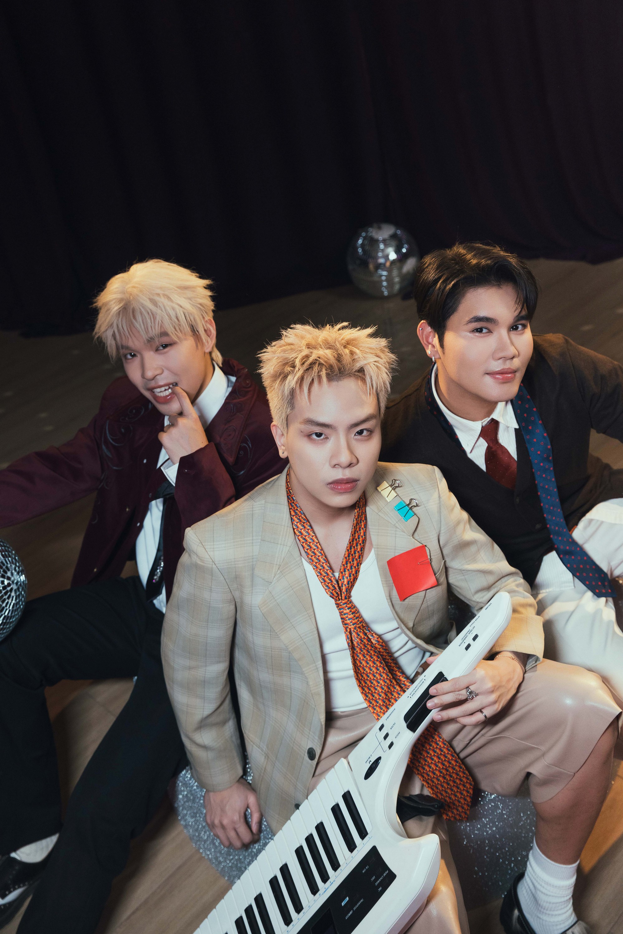 Vượt mặt d&agrave;n sao đ&igrave;nh đ&aacute;m, &Aacute; qu&acirc;n Vietnam Idol được hit-maker đ&igrave;nh đ&aacute;m Vbiz 